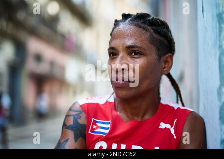 Conheça Namíbia Rodriguez, pioneira do boxe feminino