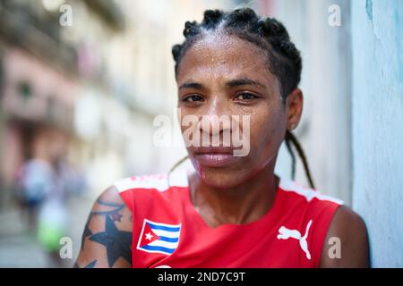 Conheça Namíbia Rodriguez, pioneira do boxe feminino