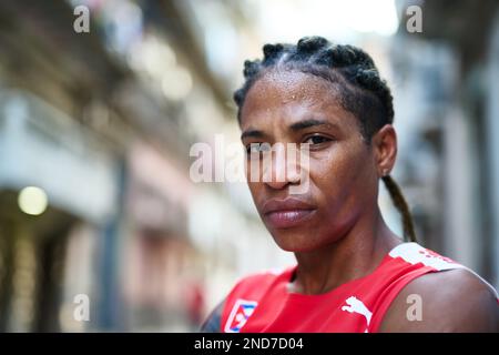 Conheça Namíbia Rodriguez, pioneira do boxe feminino