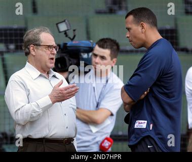 Chicago White Sox manager Ozzie Guillen, left, gets his 2005 World Series  Championship ring from chairman Jerry Reinsdorf before the game against the  Cleveland Indians on April 4, 2006, in Chicago. (UPI