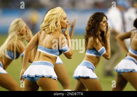 Tennessee Titans cheerleaders are shown during a preseason NFL football  game on Thursday, Sept. 3, 2009, in Nashville, Tenn. (AP Photo/John Russell  Stock Photo - Alamy