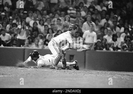 Bill buckner red sox hi-res stock photography and images - Alamy