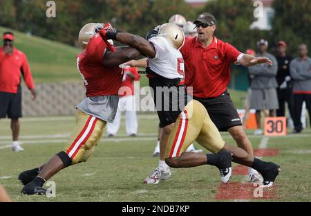 San Francisco 49ers fullback Moran Norris (L) celebrates in the