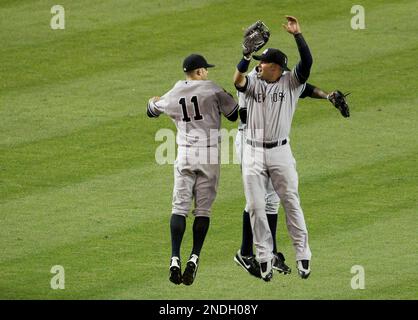 Yankees Defeat Cubs on Ninth-Inning Home Run by Brett Gardner