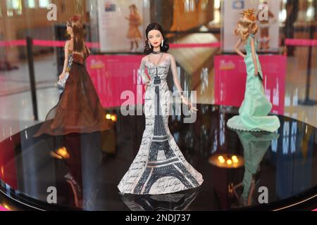 Barbie Collector Dolls of the World Eiffel Tower Doll