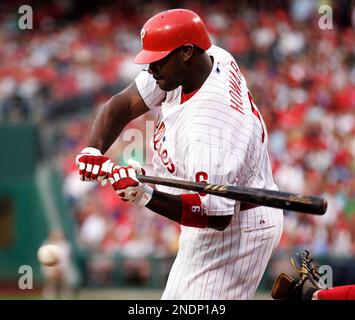 Ryan Howard strikes out swinging., 09/12/2016