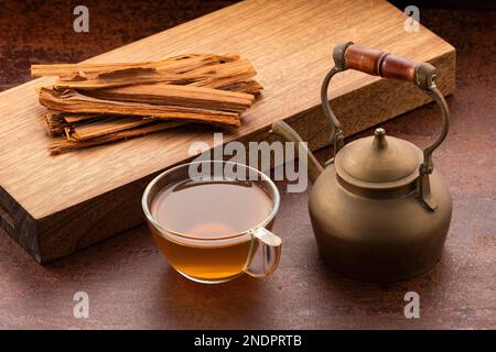 Medicinal cat's claw tea - Uncaria tomentosa Stock Photo