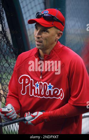 Philadelphia Phillies left fielder Raul Ibanez warms up at Coors Field on  September 2, 2010 in Denver. The Phillies lead the NL Wild Card race.  UPI/Gary C. Caskey Stock Photo - Alamy