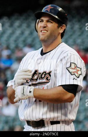 Astros first baseman Lance Berkman (17) in the ready position at Minute  Maid Park in Houston Texas. (Credit Image: © Luis Leyva/Southcreek  Global/ZUMApress.com Stock Photo - Alamy