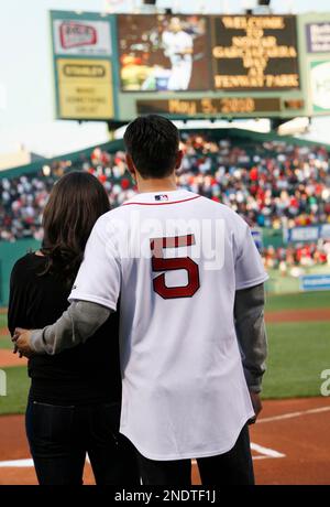 Baseball player Nomar Garciaparra and wife soccer player Mia Hamm, WireImage