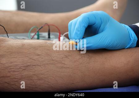 Electromyography in the lower limbs, graphic recording technique of the ...