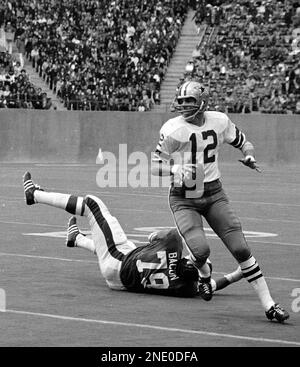 Dallas Cowboys quarterback Roger Staubach is shown in 1971. (AP Photo)