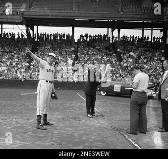 Catcher for the New York Yankees Yogi Berra in March 1957 at spring  training (AP Photo Stock Photo - Alamy