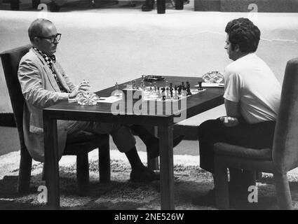 Hi-Q Facs 1974 Chess Poster Boris Spassky v. Robert Byrne in