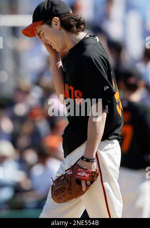 Giants' Lincecum gets good early reviews at spring training