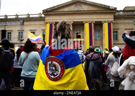 People gather in front of the presidential palace 'Palacio de Nariño' during a demonstration to support Colombian government reforms in Bogota, Colomb Stock Photo