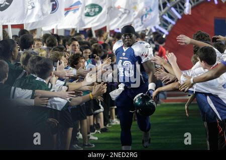 Philadelphia Eagles fullback Leonard Weaver (43) during introductions  before the NFL football Pro Bowl Sunday, Jan. 31, 2010, in Miami. (AP  Photo/Mark Humphrey Stock Photo - Alamy