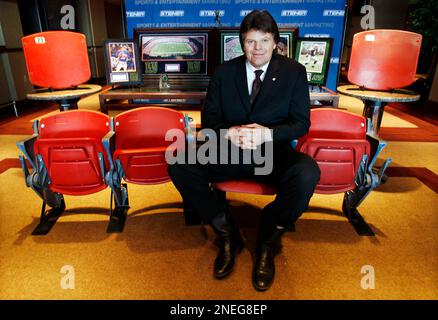 A fan operates a model of defensive end Mark Gastineau #99 of the New York  Jets.Circa the 1980's. (Icon Sportswire via AP Images Stock Photo - Alamy