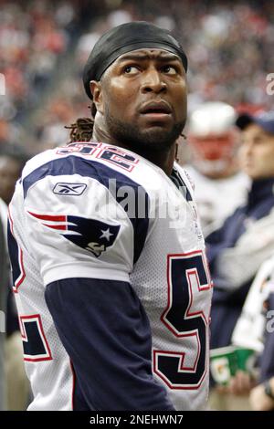 New England Patriots linebacker Eric Alexander (52) during the fourth  quarter of an NFL football game against the Houston Texans Sunday, Jan. 3,  2010 in Houston. The Texans won 34-27 for their first winning season. (AP  Photo/Donna McWilliam Stock ...