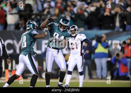 Philadelphia Eagles wide receiver Jason Avant (81) can't come up