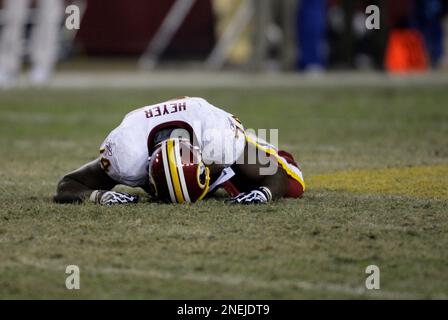 Washington Redskins offensive tackle Stephon Heyer in the second half of an  NFL football game against the Chicago Bears in Chicago, Sunday, Oct. 24,  2010. (AP Photo/Charles Rex Arbogast Stock Photo - Alamy