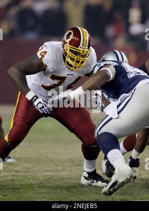 Washington Redskins offensive tackle Stephon Heyer in the second half of an  NFL football game against the Chicago Bears in Chicago, Sunday, Oct. 24,  2010. (AP Photo/Charles Rex Arbogast Stock Photo - Alamy