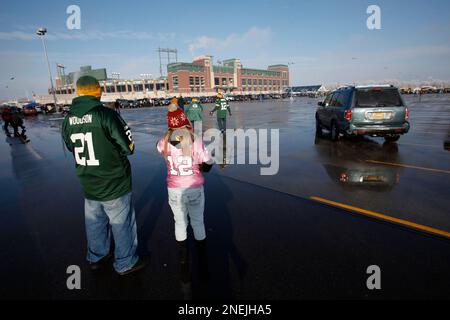 Arizona Cardinals mascot Big Red celebrates a touchdown against the Seattle  Seahawks during an NFL Professional Football Game Sunday, Jan. 9, 2022, in  Phoenix. (AP Photo/John McCoy Stock Photo - Alamy