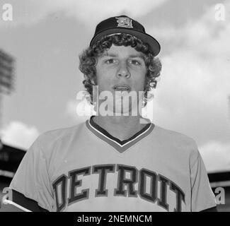 1976 Article MLB Baseball Sports Memorabilia Mark Fidrych Detroit Tigers  YBD1