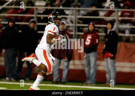 Oregon State's Jacquizz Rodgers (1) scores against Oregon's Spencer  Paysinger (35) during the first half of an NCAA college football game in  Eugene, Ore., Thursday Dec. 3, 2009. Oregon beat Oregon State