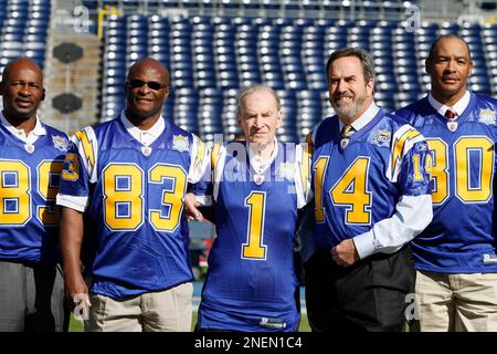 Members of the San Diego Chargers' 50th anniversary team watch pregame  warmups of a NFL football game Sunday Nov. 15, 2009 in San Diego. (AP  Photo/Denis Poroy Stock Photo - Alamy