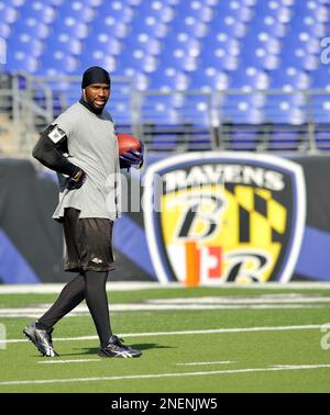 07 August 2008. Baltimore Ravens Wide Receiver Derrick Mason (85) with a  pregame catch. The New England Patriots were defeated by the Baltimore  Ravens 16-15 in Gillette Stadium, Foxboro, Mass in NFL