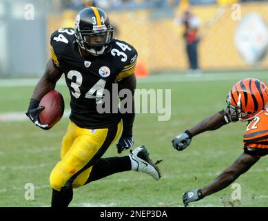 Cincinnati bengals cornerback Johnathan Joseph smiles after scoring against  the Buffalo Bills in the second half of an NFL football game, Sunday, Nov.  21, 2010, in Cincinnati. (AP Photo/David Kohl Stock Photo 