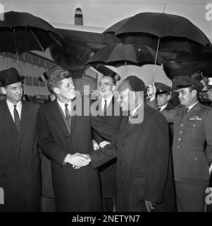 President Kwame Nkrumah of Ghana meets US President, John F. Kennedy.