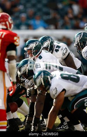 Philadelphia Eagles quarterback Jeff Garcia throws against the Tennessee  Titans in the third quarter Sunday, Nov. 19, 2006, in Philadelphia. Garcia  was 26-for-48 for 189 yards and one touchdown after replacing Donovan