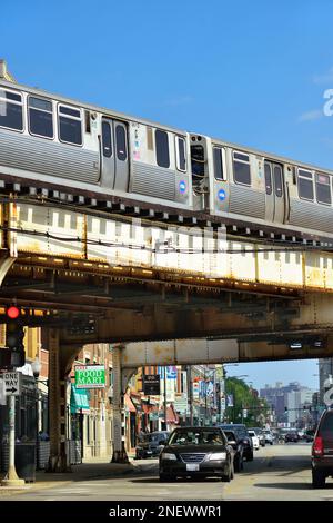 Chicago, Illinois, USA. A CTA Red Line rapid transit train crossing over Clark Street in Chicago's Lakeview neighborhood. Stock Photo