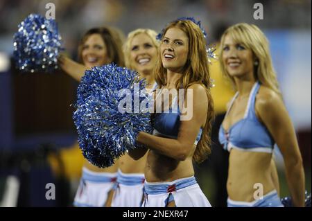 Tennessee Titans cheerleaders are shown during a preseason NFL football  game on Thursday, Sept. 3, 2009, in Nashville, Tenn. (AP Photo/John Russell  Stock Photo - Alamy