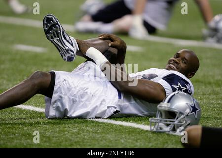 Dallas Cowboys' Roy Williams during the team's NFL football training camp  in San Antonio, Monday, Aug. 17, 2009. (AP Photo/Eric Gay Stock Photo -  Alamy