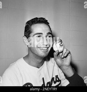 NY Yankee Elston Howard and LA Dodger Sandy Koufax were the MLB 1963 MVP  award winners. They both wore the number 32 Stock Photo - Alamy