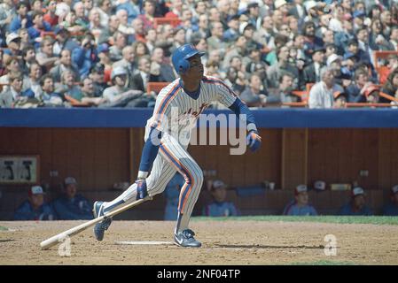 Darryl Strawberry of the New York Mets prepares to swing the bat during the  1990 MLB Season