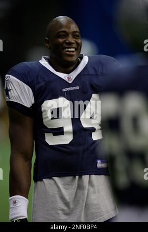 Dallas Cowboys linebacker DeMarcus Ware (94) at Cowboys training camp  Tuesday, July 27, 2010, in San Antonio. (AP Photo/Tony Gutierrez Stock  Photo - Alamy