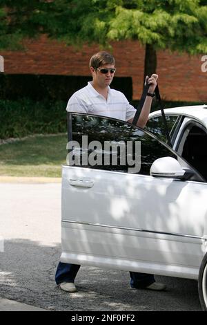 Chicago Bears' Jay Cutler throws during the NFL football training camp at  Olivet Nazarene University in Bourbonnais, Ill., Friday, July 31, 2009. (AP  Photo/Nam Y. Huh Stock Photo - Alamy