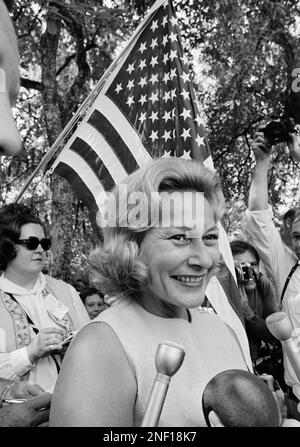 https://l450v.alamy.com/450v/2nf18k7/mrs-joan-aldrin-wife-of-apollo-11-lunar-module-pilot-col-edwin-e-aldrin-jr-is-shown-in-different-expressions-as-she-talked-with-newsmen-at-her-home-near-the-manned-spacecraft-center-in-houston-texas-on-july-17-1969-after-the-successful-launch-ap-photo-2nf18k7.jpg