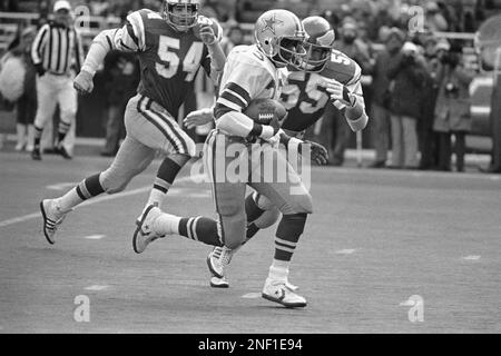 Running back Tony Dorsett #33 of the Dallas Cowboys runs down field.Circa  the 1980's. (Icon Sportswire via AP Images Stock Photo - Alamy