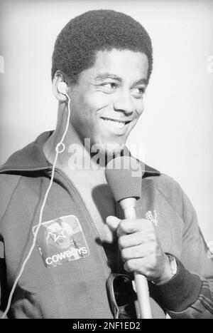 Tony Dorsett, Heisman Trophy winner, works out at the Dallas Cowboys rookie  camp, Tuesday, July 12, 1977, Thousand Oaks, Calif. Dorsett said his goal  as a pro football rookie is to gain