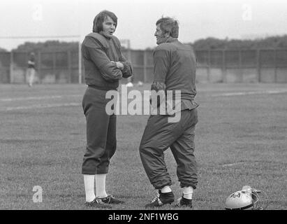 Houston Oilers quarterback Ken Stabler talks to newsmen after a workout  session in Houston, Sept. 3, 1981. Stabler left little doubt he considers  his former boss, Oakland Raider managing general partner Al