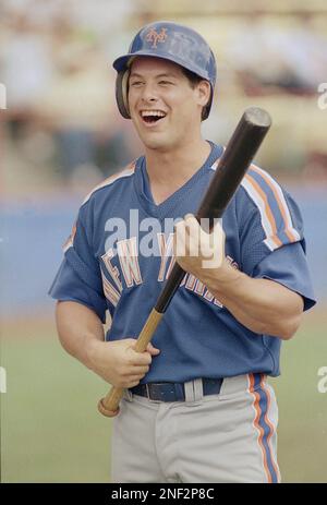 New York Mets pitcher Dave Cone argues with Umpire Charlie Williams over a  safe call on Atlanta Braves Mark Lemke at first in the fourth inning of  the game in Atlanta on