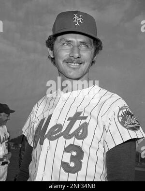 Infielder Bud Harrelson of New York Mets is shown in St. Petersburg, Fla.,  March 1976. (AP Photo/Harry Harris Stock Photo - Alamy