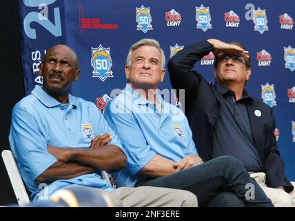 Former San Diego Chargers player Lance Alworth speaks during a news  conference at Qualcomm Stadium on Monday, June 1, 2009 in San Diego. The  Chargers gathered former players from the past five