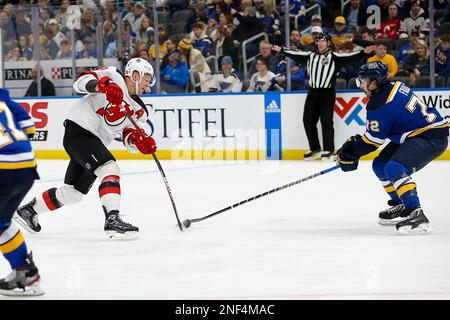 New Jersey Devils' Ondrej Palat (18) waits for face-off against