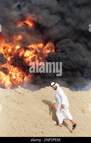 Oil fields in Kuwait set alight and still burning from Saddam Hussein's ...